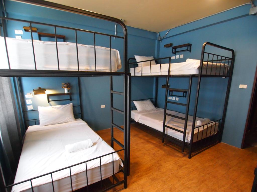 Niras Bankoc Hostel Бангкок Экстерьер фото