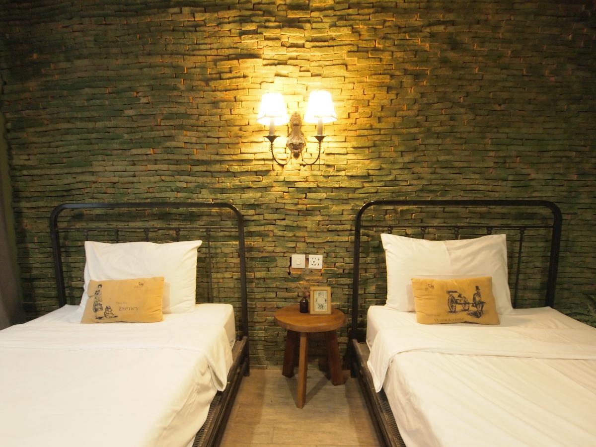 Niras Bankoc Hostel Бангкок Экстерьер фото