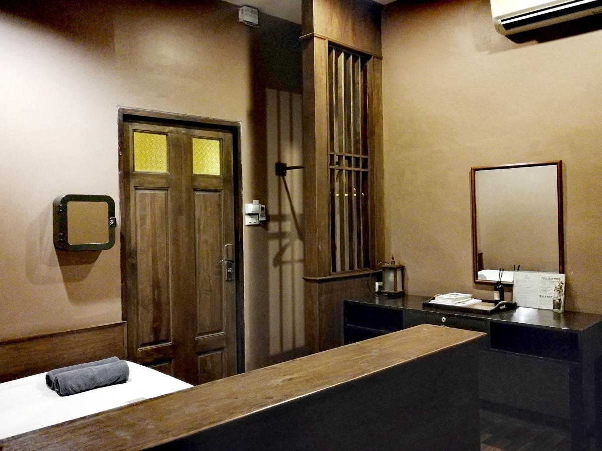 Niras Bankoc Hostel Бангкок Экстерьер фото